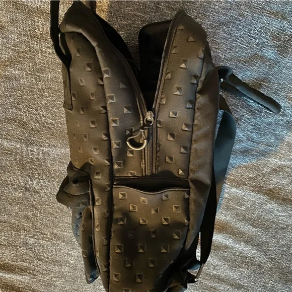 Black Patterned Men's Backpack - Picture 7 of 9